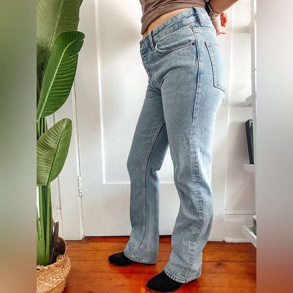 ZARA // light wash mid rise jeans straight leg - Picture 2 of 4